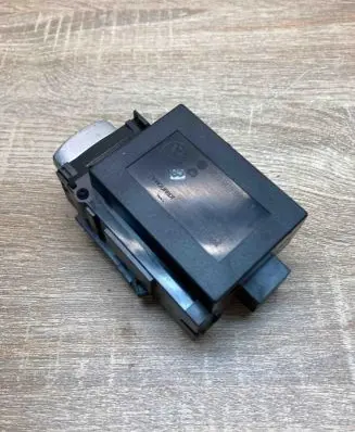 Volkswagen PASSAT B7 Ignition lock 3C0905843T