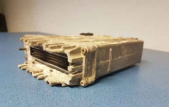 Volkswagen PASSAT B4 Engine control unit/module 028906021AT 28SA2900 0281001368