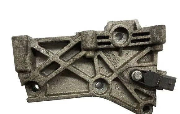 Engine mounting bracket