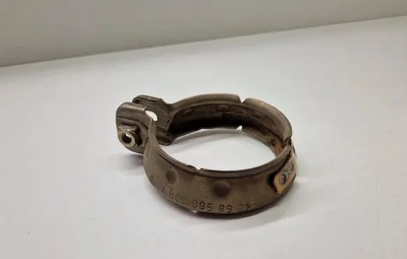 Mercedes-Benz C W205 Muffler pipe connector clamp A0009958902