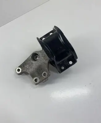 Citroen C4 Grand Picasso Engine mount bracket A0007000