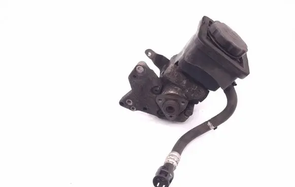 BMW X3 E83 Power steering pump 3413807 7692974541