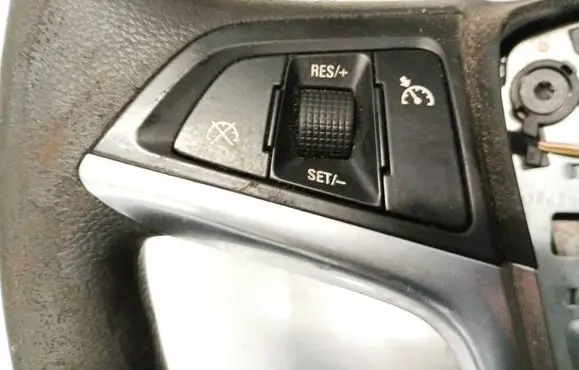 Opel Astra J Steering wheel buttons/switches 