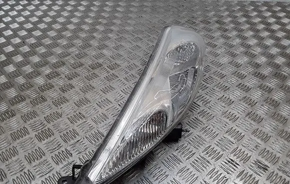 Nissan Juke I F15 Headlight/headlamp E414492