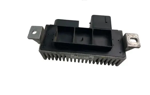 Renault Megane I Glow plug pre-heat relay 8200558438A
