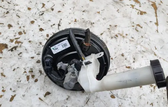 Nissan Juke I F15 Brake booster 460071KW1A