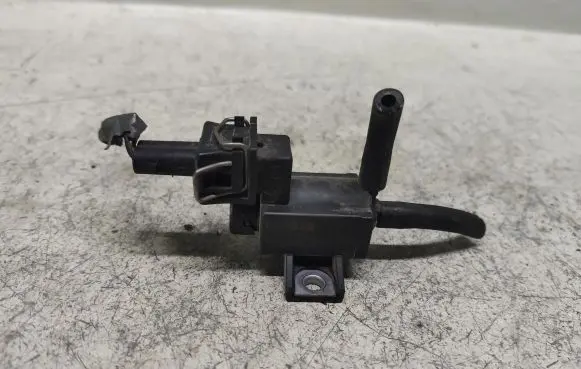 Toyota Verso Turbo solenoid valve 258600R010