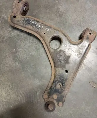 Opel Zafira B Front lower control arm/wishbone 09228466