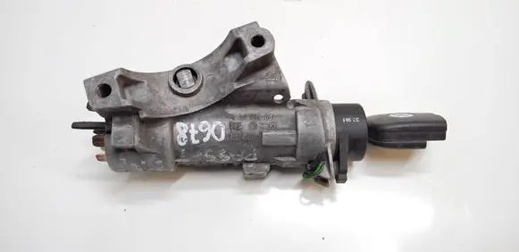 Volkswagen PASSAT B5 Ignition lock 4B0905851
