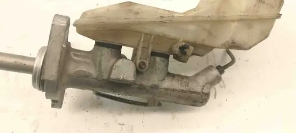Toyota Corolla E110 Master brake cylinder