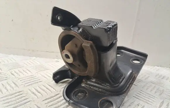 Toyota Verso Engine mount bracket 123720R040