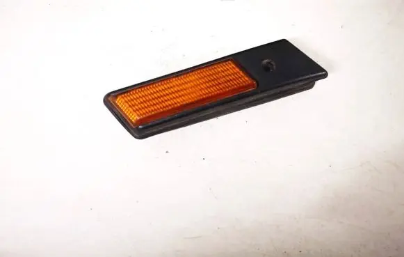 BMW 3 E36 Front fender indicator light 13780139