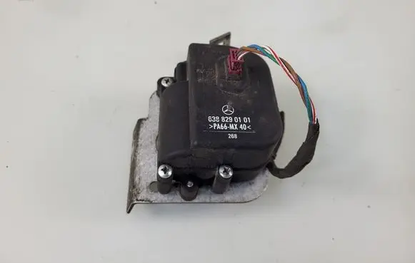 Mercedes-Benz Vito Viano W638 Vent window/glass motor 6388290101