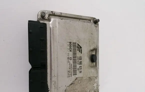 Volkswagen PASSAT B5.5 Engine control unit/module 038906019PA