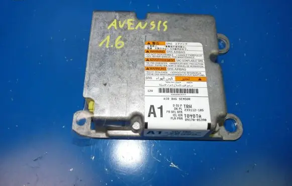 Toyota Avensis T270 Airbag control unit/module 8917005390 233112105 00880029ZF