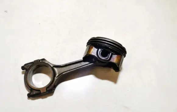 Opel Insignia A Piston with connecting rod 15c
