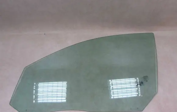 Volvo V70 Front door window glass four-door 43R001106 E000186 54748