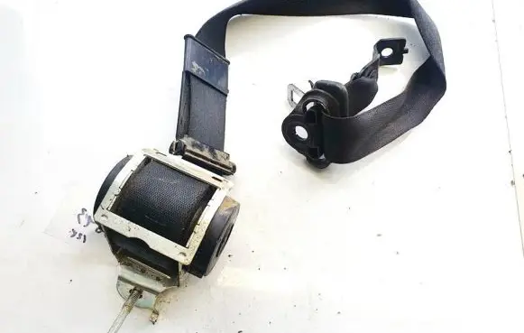 Opel Zafira B Rear seatbelt 566331211 8521ej51436