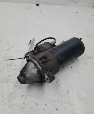 Volkswagen PASSAT B5 Starter motor 068911024