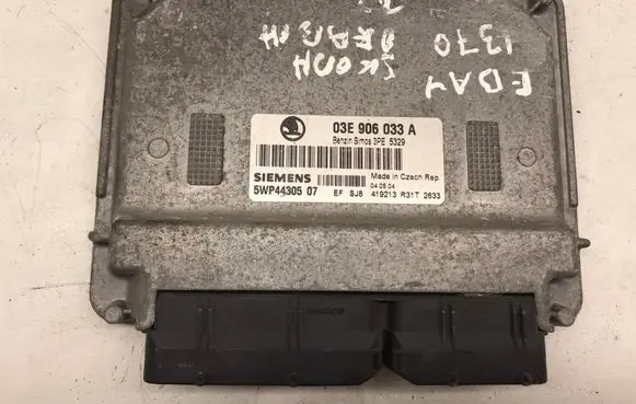 Audi A6 S6 C6 4F Engine control unit/module ECU 03E906033A