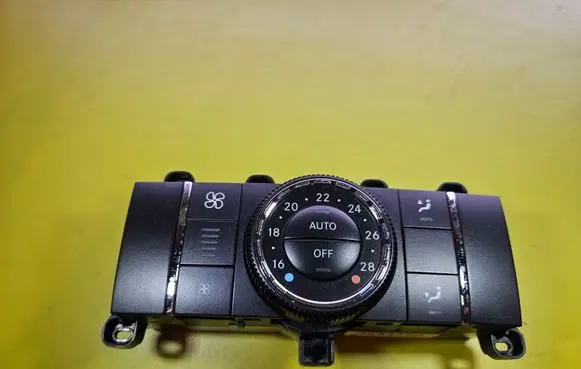 Mercedes-Benz R W251 Climate control unit A1648700189 03420860