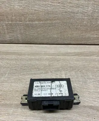 Audi A4 S4 B5 8D Alarm control unit/module 4B0951173