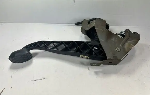 Volkswagen Multivan T5 Brake pedal bracket assembly 