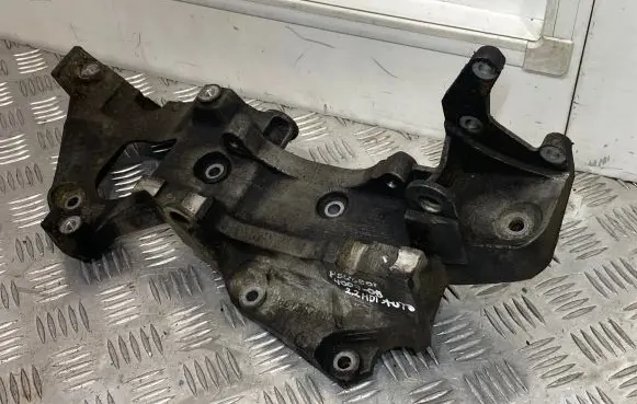 Peugeot 4007 Generator/alternator bracket 9661297180
