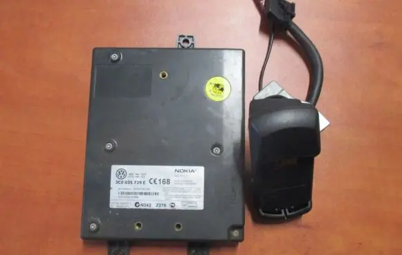 Volkswagen PASSAT B6 Engine control unit/module 3C0035729E