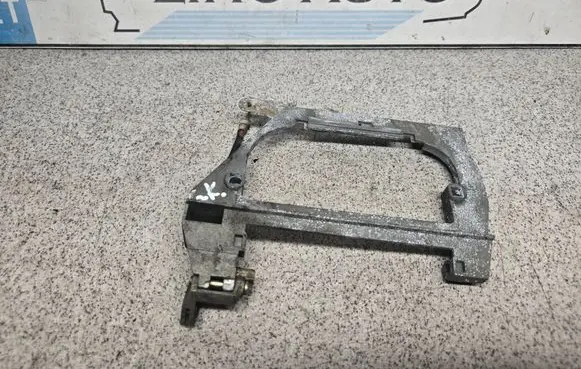 BMW 7 E38 Rear door exterior handle/bracket 51228245345
