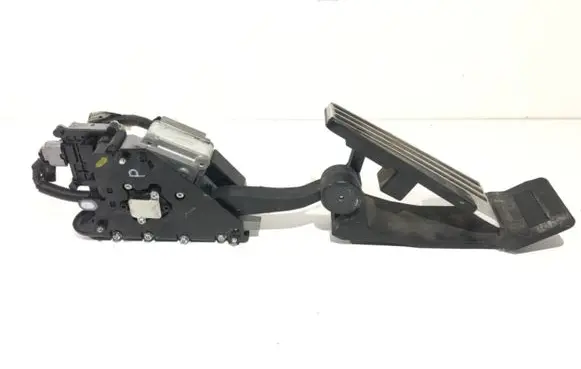 Infiniti Q70 Y51 Accelerator throttle pedal 3Z03-0031
