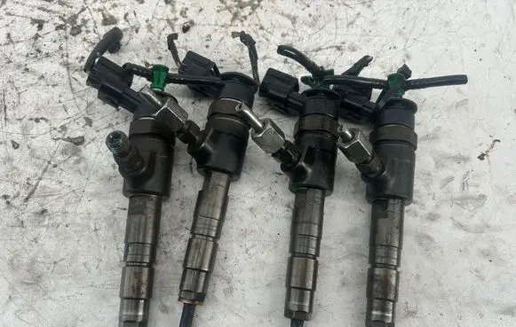 Citroen C4 II Picasso Fuel injectors set 0445110339 870689