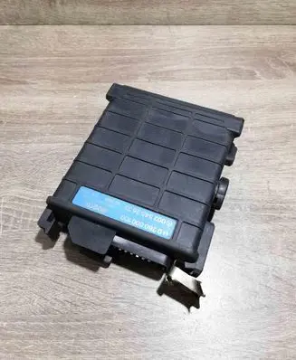 Mercedes-Benz E W124 Engine control unit/module ECU 0280800100 0025453632