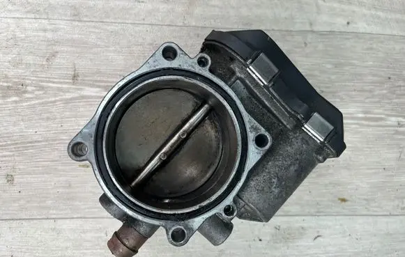BMW 3 E92 E93 Throttle valve 7556119 13547556119