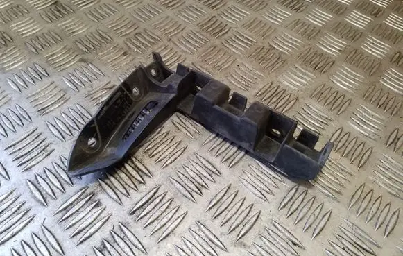 Audi TT TTS Mk2 Front bumper mounting bracket 8J0807184B