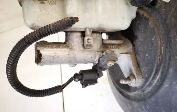 Seat Ibiza IV (6J,6P) Master brake cylinder 1k0945459a