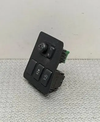 Nissan Qashqai+2 Wing mirror switch P10970 A77510