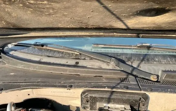 Mazda Tribute Front wiper blade arm 
