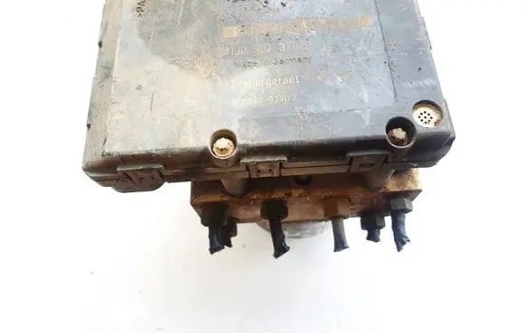 Skoda Octavia Mk1 (1U) ABS Pump 1j0907379g 10.0949-0340.3