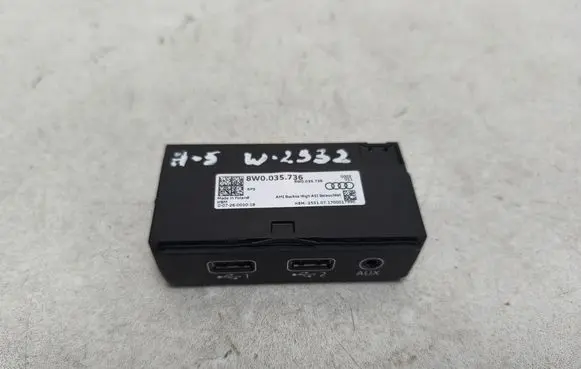 Audi A5 USB socket connector 8W0035736