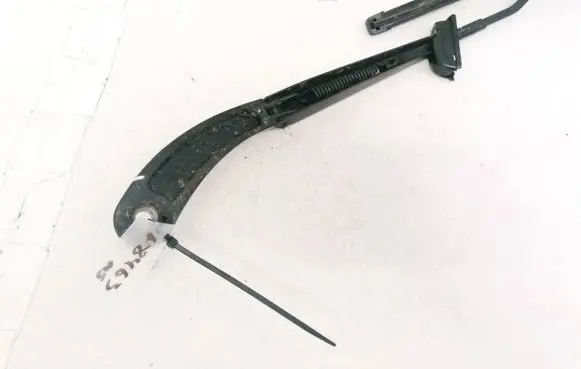 Renault Megane II Front wiper blade arm 8200036916