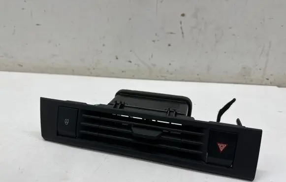 Opel Astra L Dash center air vent grill 9840266980A