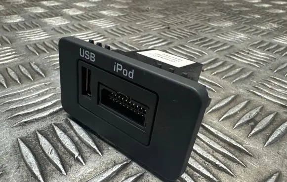 Land Rover Range Rover Sport L320 USB socket connector AH2219C166AA L322T5 A2C53326068