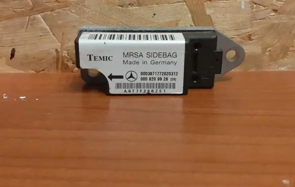 Mercedes-Benz E W210 Airbag deployment crash/impact sensor 0008209926 2439