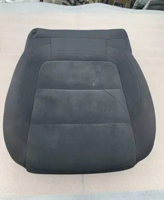 Volkswagen Tiguan Seat trim 5N0881406DE