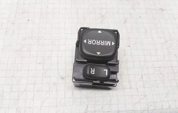 Toyota Corolla E120 E130 Wing mirror switch 183574