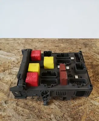 Renault Espace - Grand espace IV Fuse module 8200004201E 518831003 8200283811