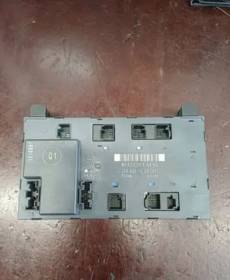 Mercedes-Benz CLK A209 C209 Door control unit/module 2098201226 353386