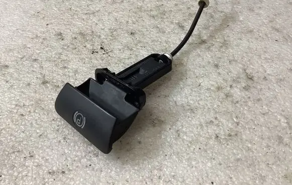 Volvo XC90 Hand brake release handle 8683963