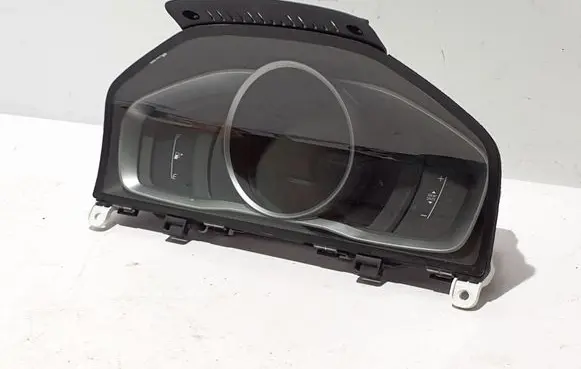Volvo V70 Speedometer (instrument cluster) 31473470